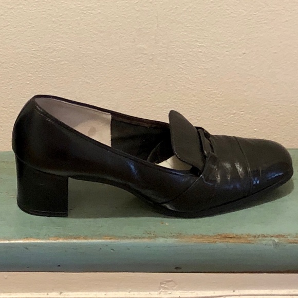 Vintage Red Cross Black Shoes Flats 1960s 8 1/2 - Picture 3 of 7